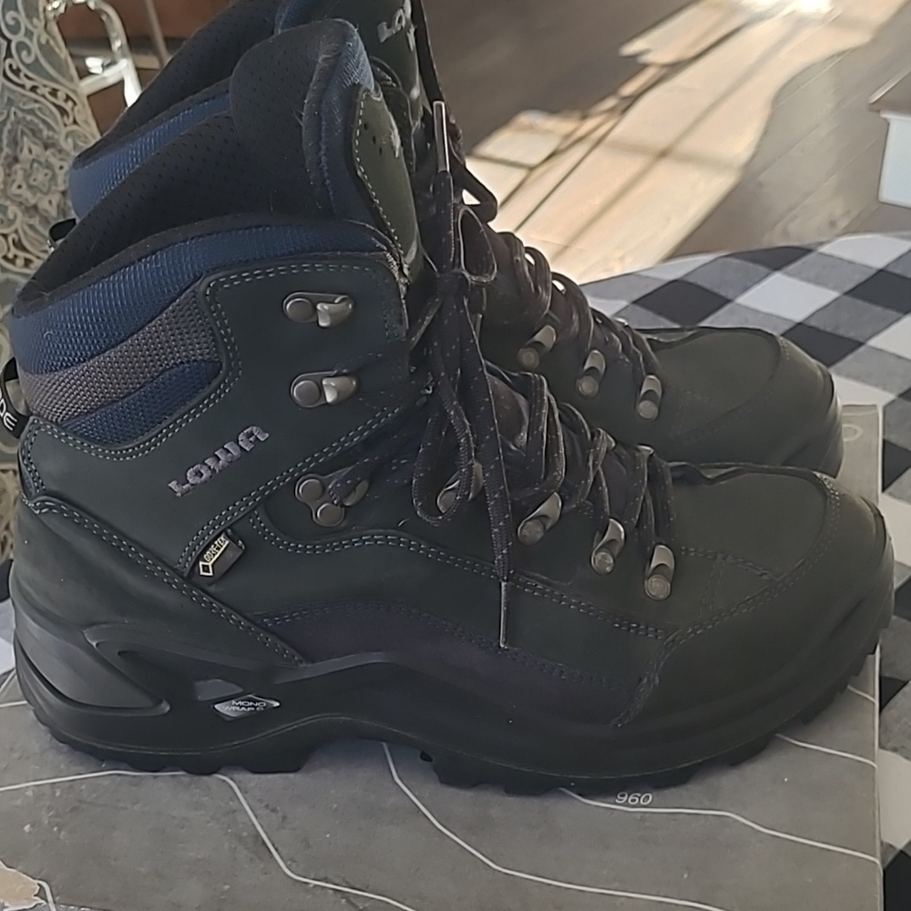 Lowa Men's Hiking Boots - Black and Blue